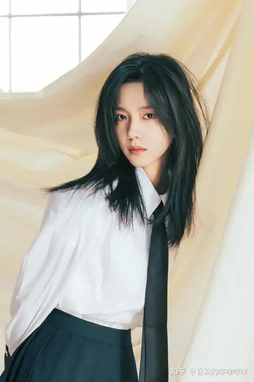 盘点2023年十位出圈的00后小花,你喜欢谁?(下)