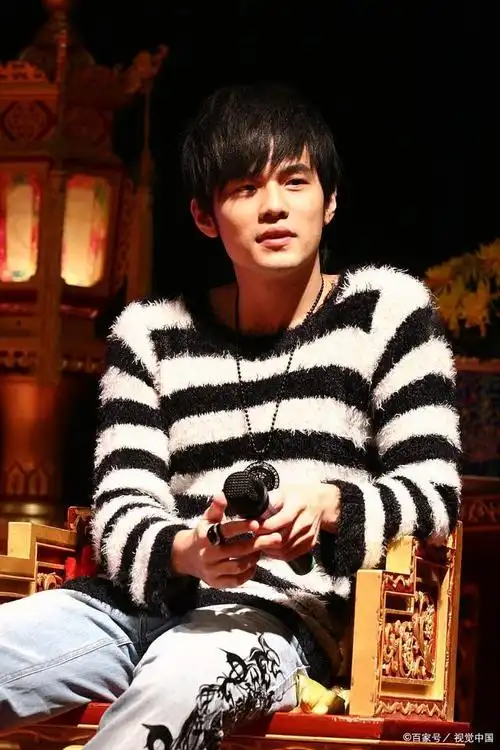 周杰伦演唱会从2000年开始,周杰伦的音乐生涯进入了一个新的阶段.