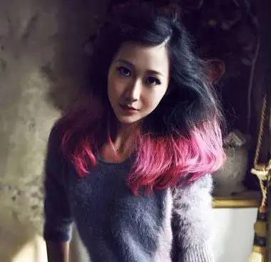 四十多岁女人染什么颜色头发烫头发染什么色好