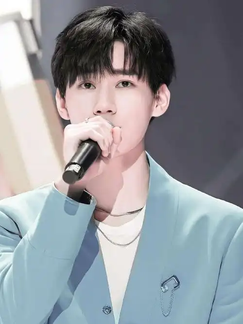 有多少姐妹get到了张真源的颜值