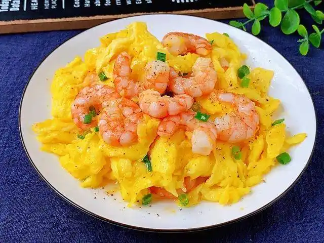 原创上海妈妈教你"虾仁炒蛋"做法,虾仁q弹,鸡蛋嫩滑,百吃不厌!