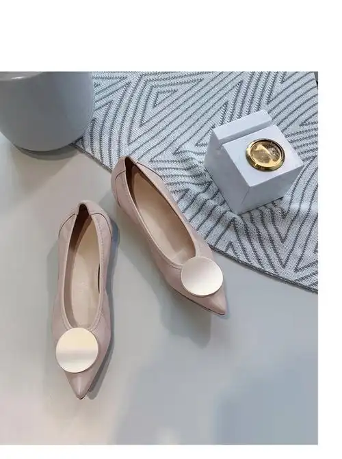 达芙妮尖头单鞋女2021年春秋季新款浅口软皮百搭内增高瓢鞋平底鞋子