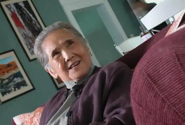 22岁毕业南开大学,78岁斩获飞天奖,鲁园奶奶的人生有点传奇