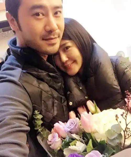 36岁谭维维试婚纱照曝出气质超脱美若天仙男友也是演员