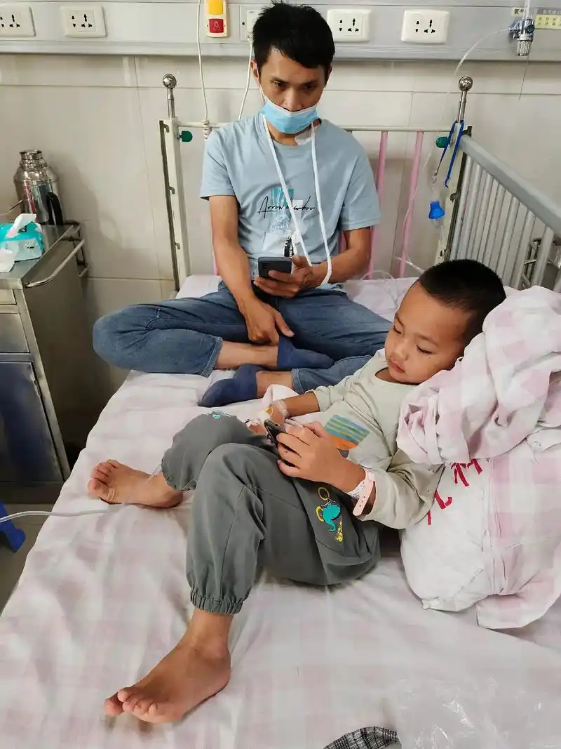 11月27日 小儿子今天出院了,漫长的两 周,终于可以回家了 - 抖音