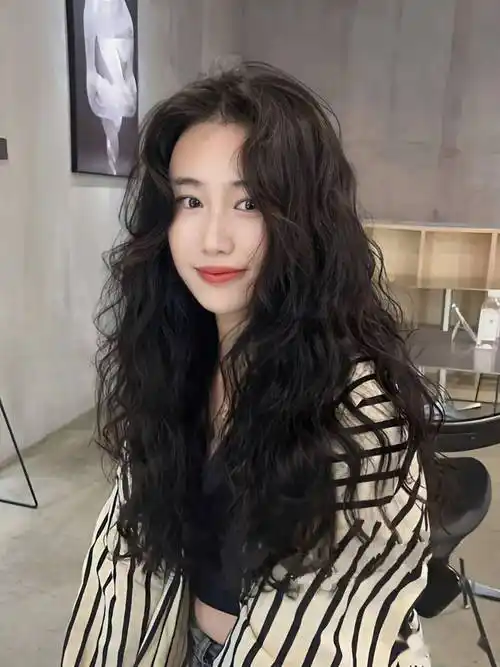 无论你是长发,短发还是中长发,都能找到适合自己的全头烫发型.