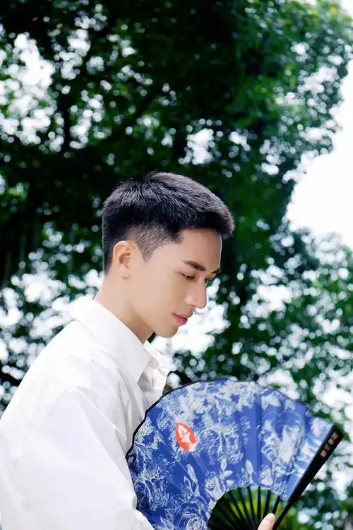 许魏洲是满30减10吗#啊啊啊许魏洲今天的造型完全