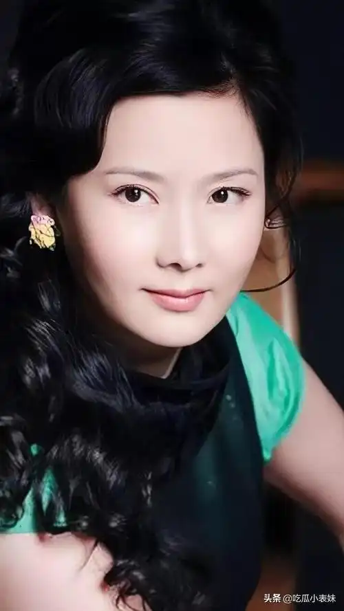 旗袍美女何赛飞