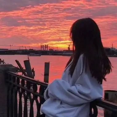 女生头像晚霞高清唯美侧脸看夕阳余晖的女生头像图片