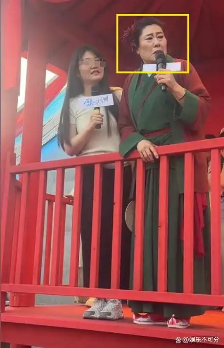 王婆真难!江西24岁公职女上台现"李佳琦"式发言,劝老表要努力