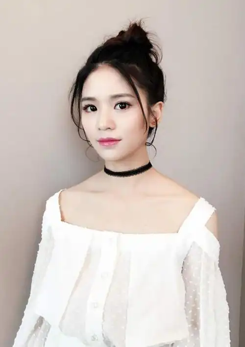 出生于1989年的女星四川的黄英山东的卢杉个个美若天仙