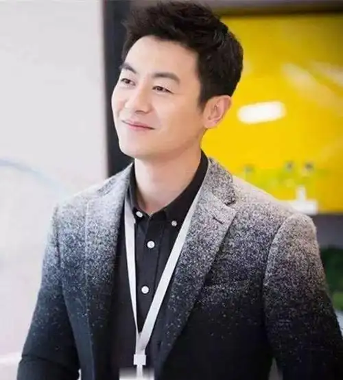 杨天真给朱亚文盖自己的衣服,被嫌弃太脏,霸气解释,面料不能洗