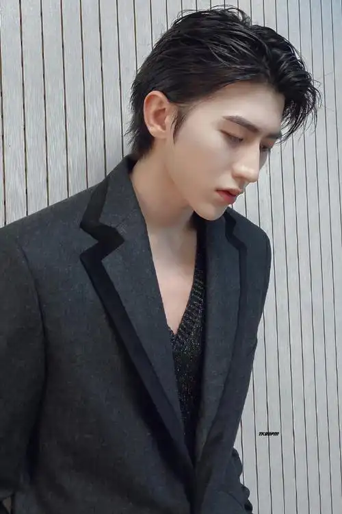 蔡徐坤##蔡徐坤新歌afterglow