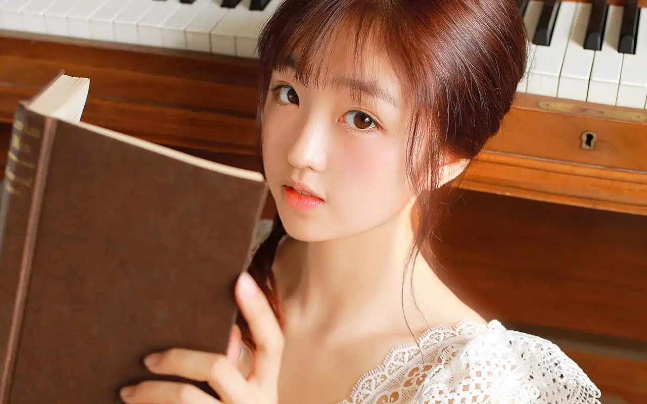 首页 桌面壁纸 甜美少女治愈系唯美高清写真图片上一张下一张查看原图