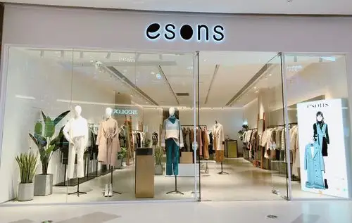 米多立品牌店面形象设计_米多立女装专卖店橱窗陈列展示【实图】 -中