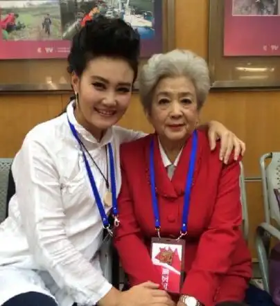 【图】张英席的妻子尤泓斐演唱俱佳 夫妻二人助阵华鼎盛典