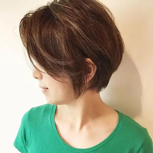 夏季专为发量多的女生设计的短发发型,让你的短发看起来更清爽!