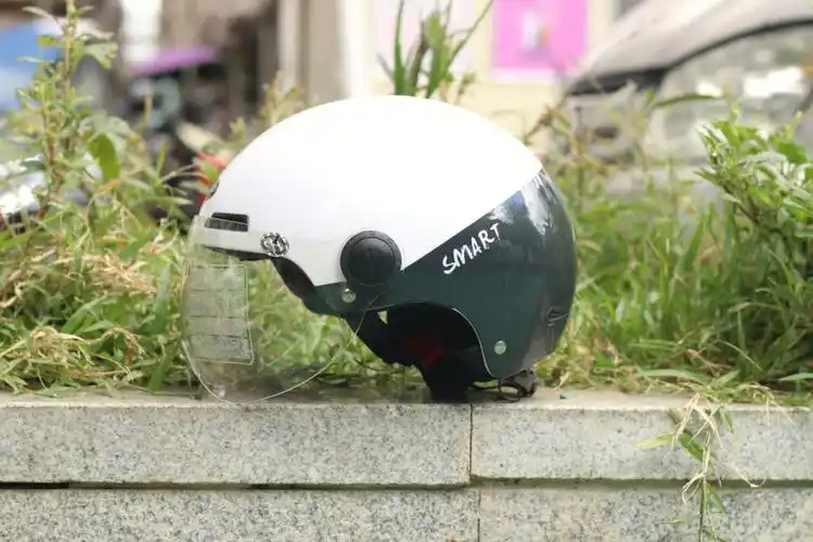 电动车搭配神装这款摩托车头盔我超爱