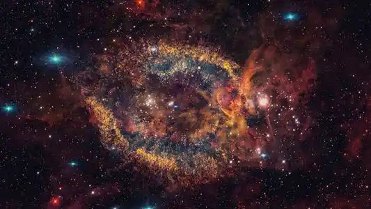 螺旋星云是一个大型行星星云,位于水瓶座.