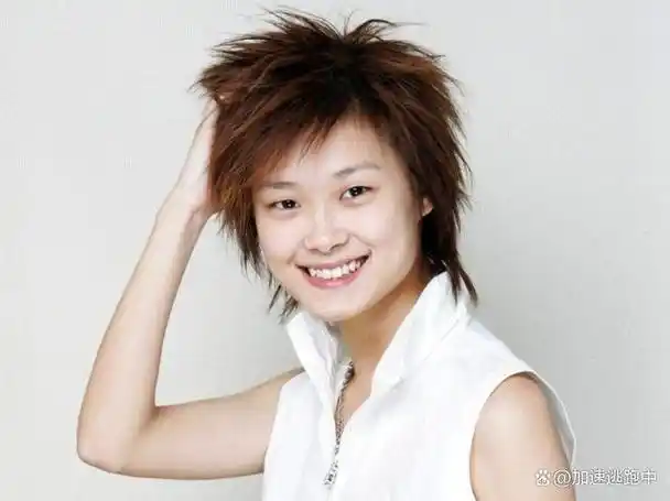 昔日超女今日剩女,39岁李宇春,不结婚不生娃,自曝得了脊柱炎