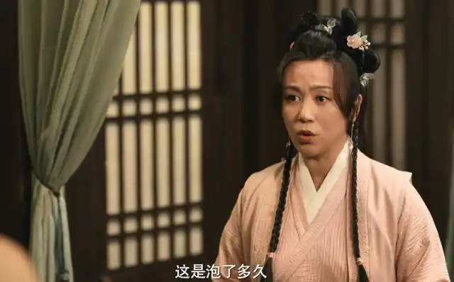 捕快扮狗皇帝当小弟常远和马丽主演的这部电影仿佛失了智