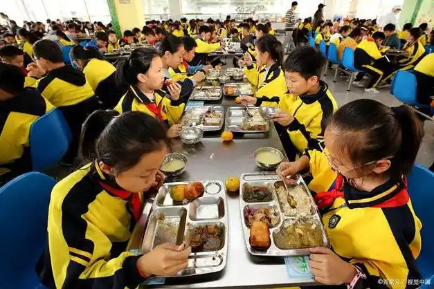 官方通报!深圳一学校多名学生腹泻呕吐,市监局:严查供餐企业|深圳市|