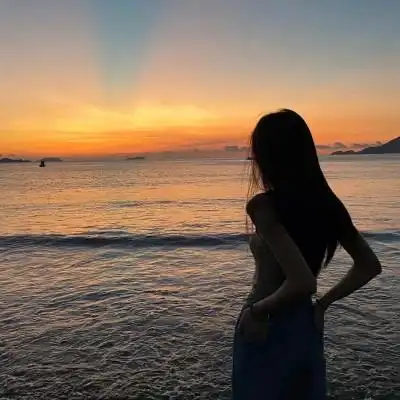 女生头像超级哇塞女孩背影_女生头像_头像屋