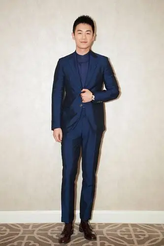 朱亚文佩戴roger dubuis罗杰杜彼excalibur王者系列出席北京电影节