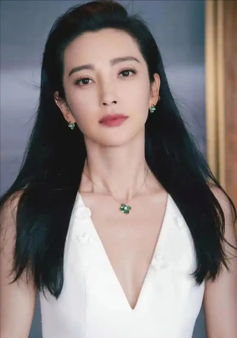 任泉瞒不住了,隐藏13年的老婆曝光,难怪瞧不上李冰冰  任泉出道多年