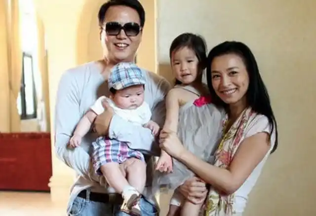 做9次试管婴儿,怀孕只能在家爬的张庭,嫁大10岁老公值不值?