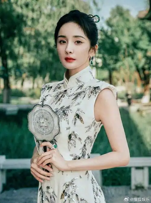 杨幂旗袍 古韵美人