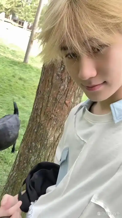 张真源男友风壁纸     真的女友视角谁懂