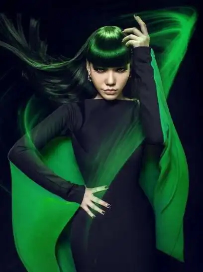 甚至曾经有报道称,在某城市地铁里吴莫愁的地广造型吓哭了小朋友