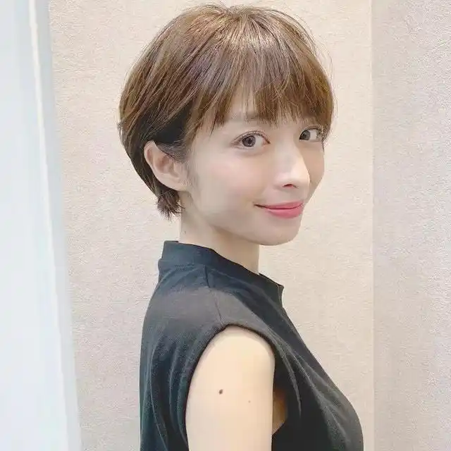 2019年没舍得剪的头发2020年开春换一款脱单齐耳短发吧