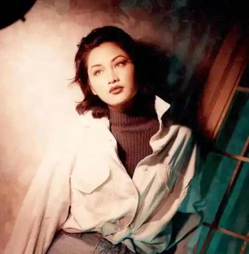 瞿颖:游离过4个男人后,52岁仍未婚未育,妈妈为了她失眠流泪