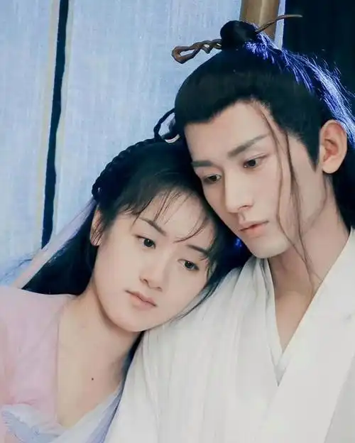 成毅袁冰妍避嫌太明显,曾经的冰橙汁夫妇如今却毫无互动