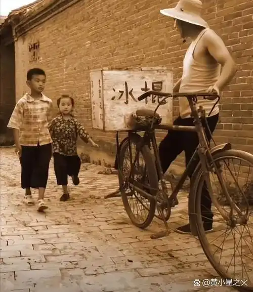 八零后的回忆,是那片蓝天下的老操场,是放学后的小巷游戏.