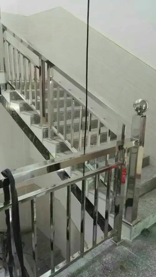 大气不锈钢方管楼梯扶手