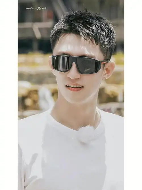 刘浩存易烊千玺二搭黄景瑜塌房李沁没消息