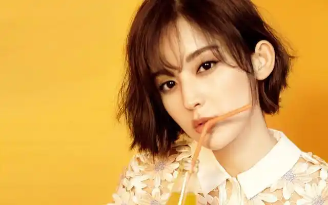 女星的短卷发造型,赵丽颖时髦,范冰冰美腻,baby来搞笑的吗?