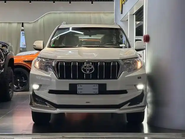 2023款丰田霸道4000国六报价落地价格优惠60万起