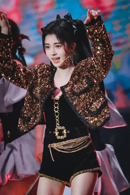 鞠婧祎双马尾辣妹