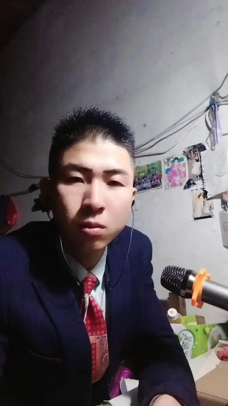 包容-郑源 原唱:音乐娱乐时光 156浏览 14:14 3 - 抖音