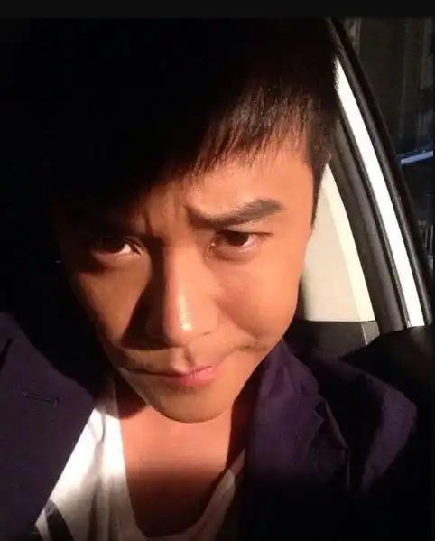 杨烁邪魅一笑,陈思诚自认长得特别漂亮,求求这些男星去去油吧