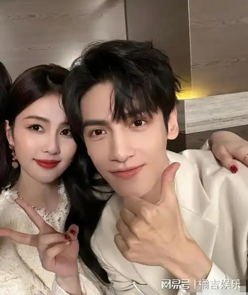 白鹿镜头外跟罗云熙搭戏,合作很有感染力,戏里戏外渡劫的两个人