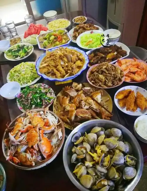 朋友圈晒的8桌中秋家宴,家家温馨有亮点,最后一桌真实又心酸|丰盛