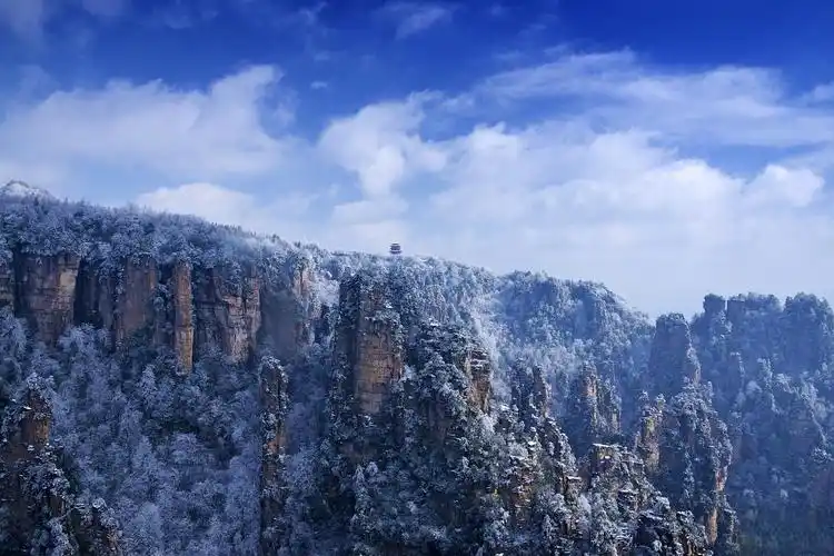 四天三晚畅游张家界,探索绝美风景!