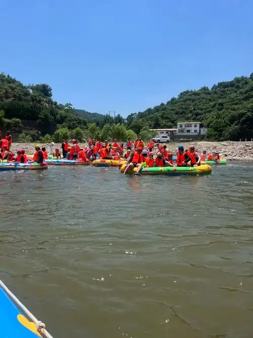 天气晴朗,万物可爱#一起来玩水 #邢台大峡谷漂流 - 抖音