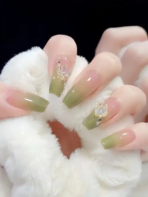 好物指南#一眼心动适合夏天的美甲~(新浪好物)