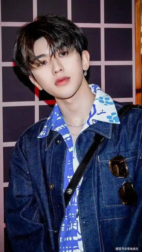 尽管自蔡徐坤出道以来,他经常成为网络嘲讽的对象,甚至在他的名字被